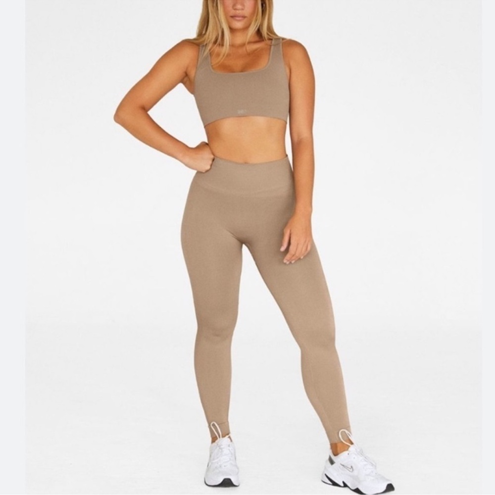 NWT Set Active Leggings Tan Size Medium